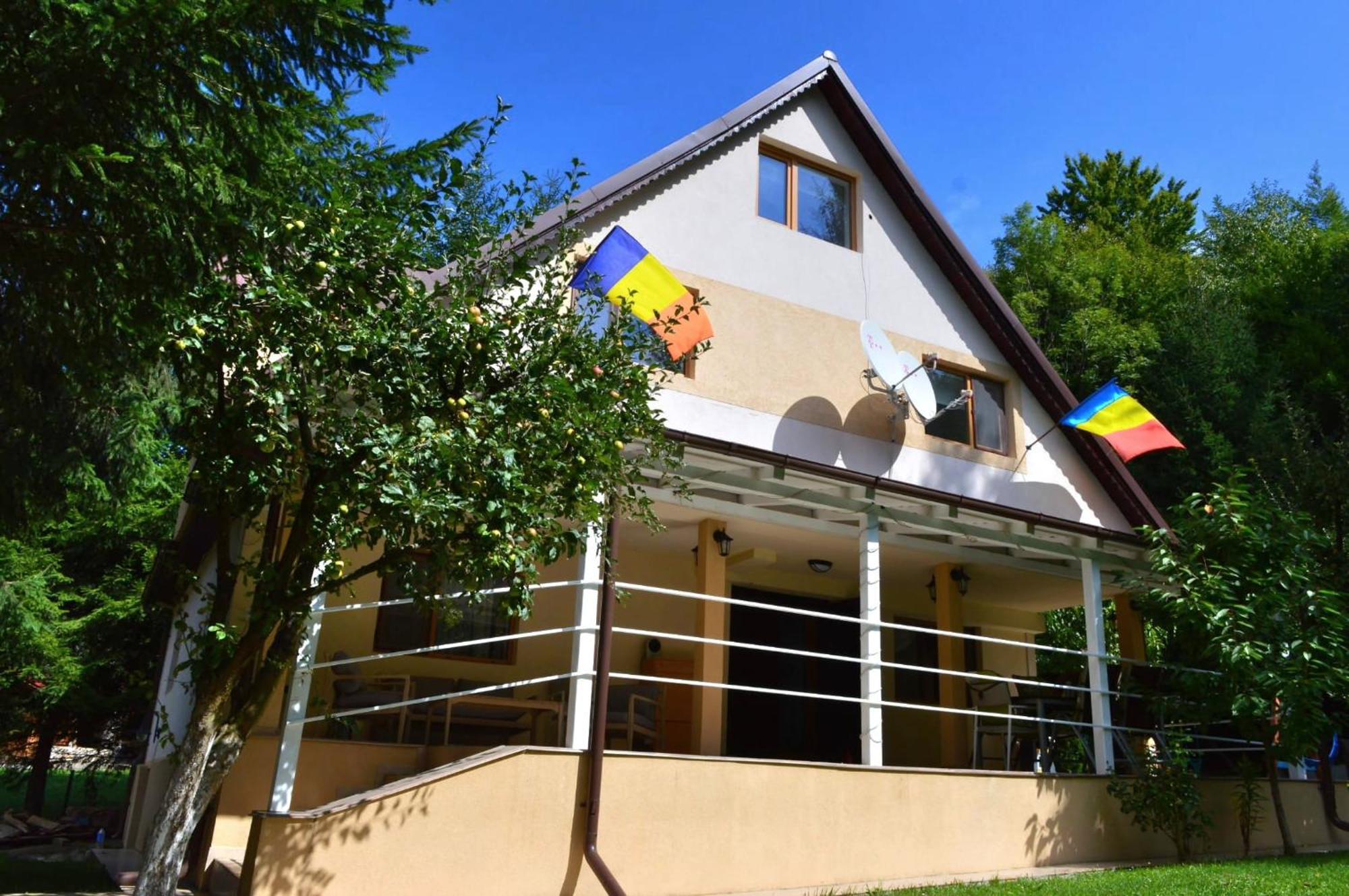 Casa Aris Lepsa Vrancea Hotel Exterior photo